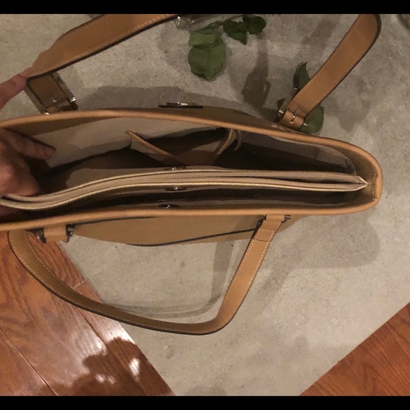 Giani Bernini Gold Tote - Picture 4 of 4